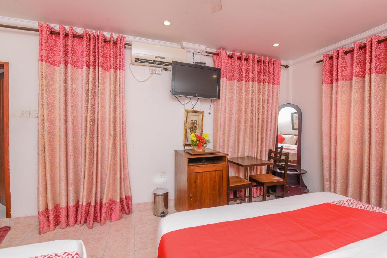 Oak Wood Inn Канди Экстерьер фото